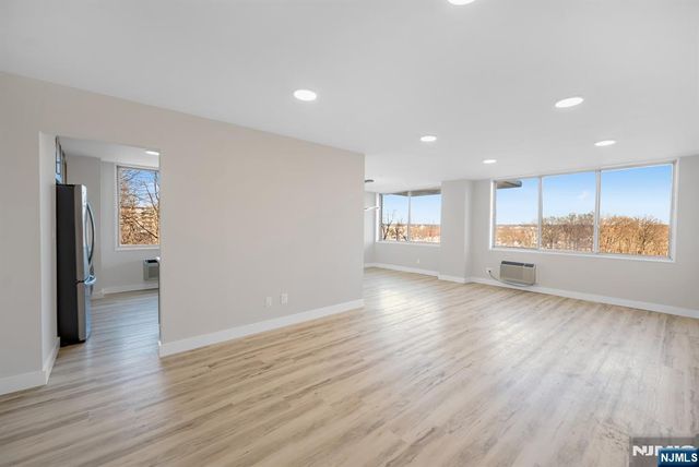 160 Overlook Avenue 3A, Hackensack, NJ 07601