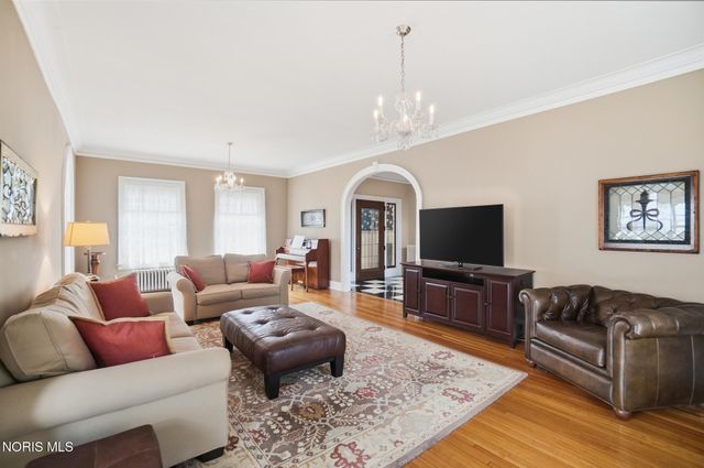 2006 Mount Vernon Avenue, Toledo, OH 43607