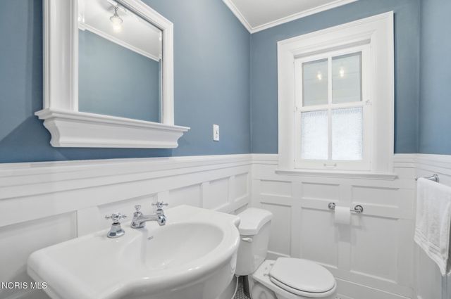 2006 Mount Vernon Avenue, Toledo, OH 43607