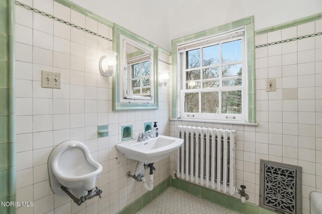 2006 Mount Vernon Avenue, Toledo, OH 43607