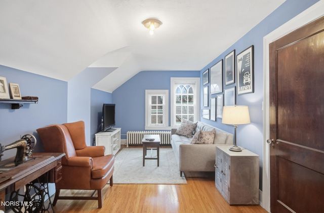 2006 Mount Vernon Avenue, Toledo, OH 43607