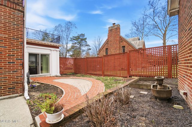 2006 Mount Vernon Avenue, Toledo, OH 43607