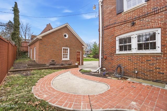 2006 Mount Vernon Avenue, Toledo, OH 43607