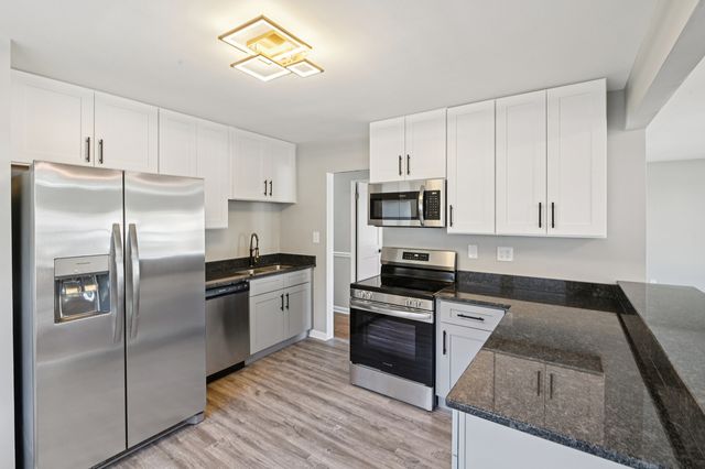 18036 Oakley Avenue, Lansing, IL 60438