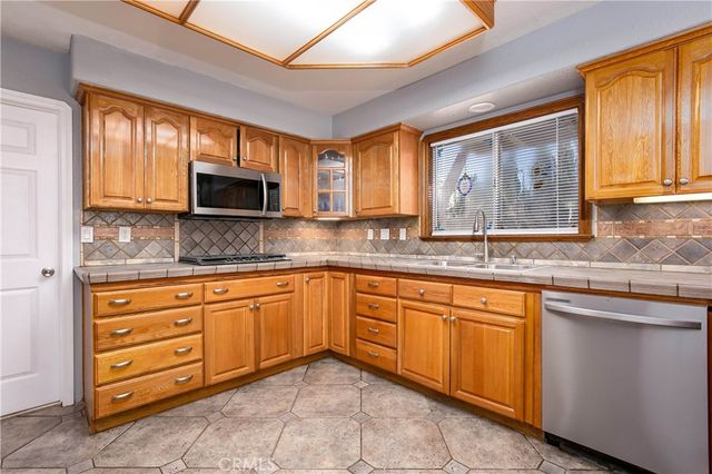 735 E Avenue K7, Lancaster, CA 93535