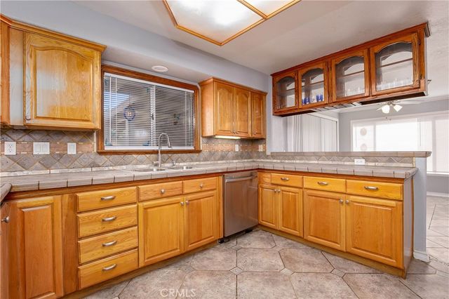 735 E Avenue K7, Lancaster, CA 93535
