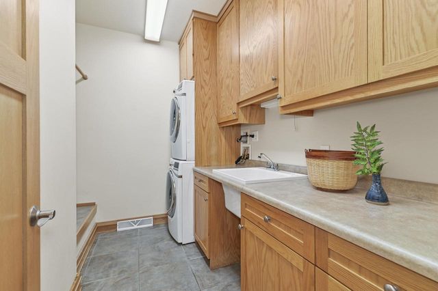2132 N 113th STREET, Wauwatosa, WI 53226