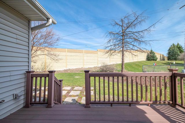 2132 N 113th STREET, Wauwatosa, WI 53226