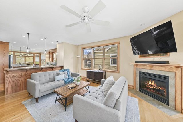 2132 N 113th STREET, Wauwatosa, WI 53226