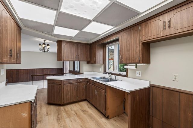 2009 Wheeler Street N, Roseville, MN 55113