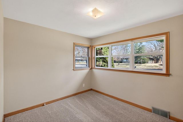 2009 Wheeler Street N, Roseville, MN 55113