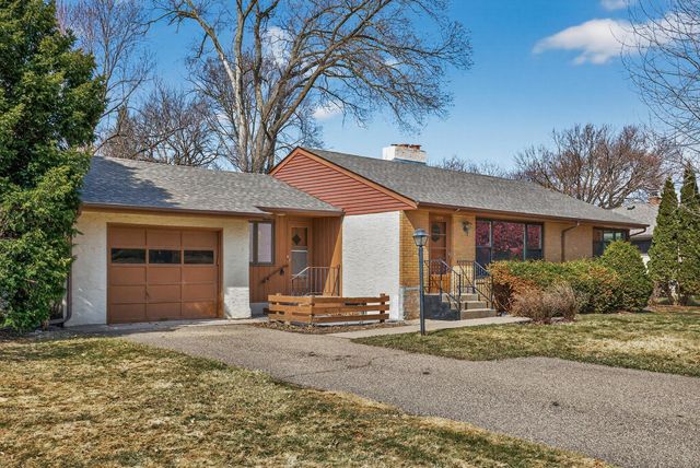 2009 Wheeler Street N, Roseville, MN 55113