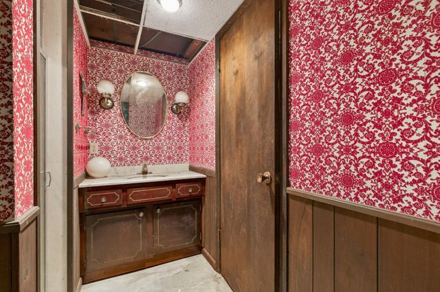 2009 Wheeler Street N, Roseville, MN 55113