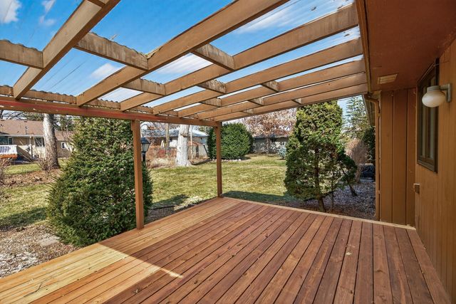 2009 Wheeler Street N, Roseville, MN 55113