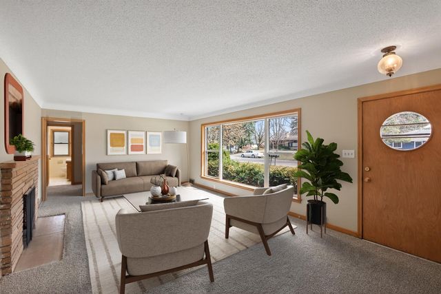 2009 Wheeler Street N, Roseville, MN 55113