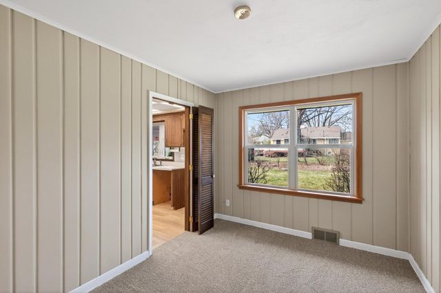 2009 Wheeler Street N, Roseville, MN 55113