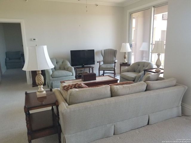 1 Towers Park Ln Apt 616, San Antonio, TX 78209