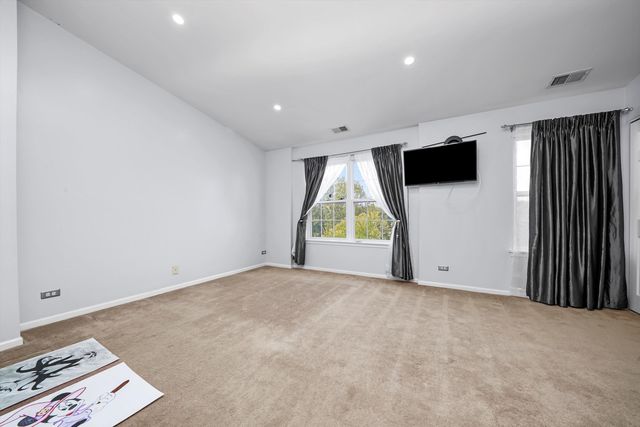 284 Holiday Lane, Hainesville, IL 60073