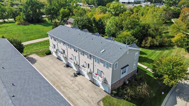 284 Holiday Lane, Hainesville, IL 60073