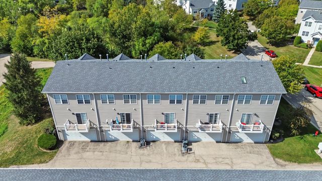 284 Holiday Lane, Hainesville, IL 60073