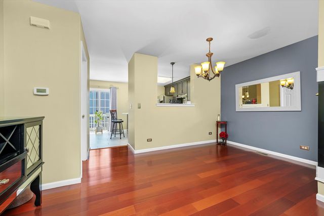 284 Holiday Lane, Hainesville, IL 60073