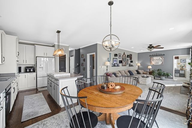 3097 Chalkstone Avenue, Elgin, IL 60124
