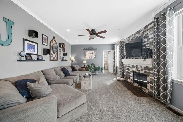 3097 Chalkstone Avenue, Elgin, IL 60124