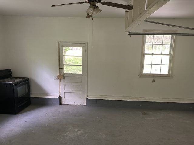 370 Wolfe Blvd, Erin, TN 37061