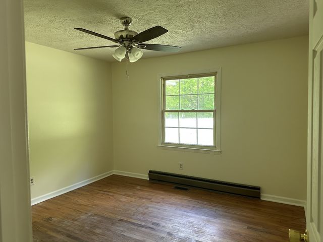 370 Wolfe Blvd, Erin, TN 37061