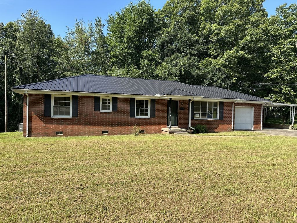 370 Wolfe Blvd, Erin, TN 37061