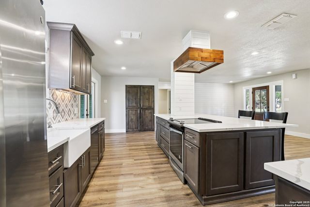 786 Renee, Seguin, TX 78155