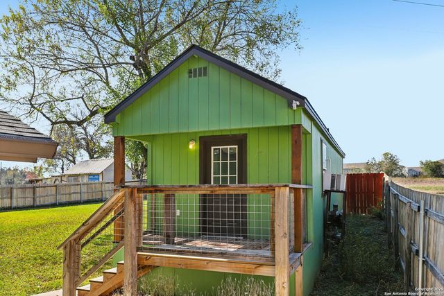 786 Renee, Seguin, TX 78155