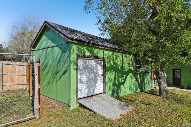 786 Renee, Seguin, TX 78155