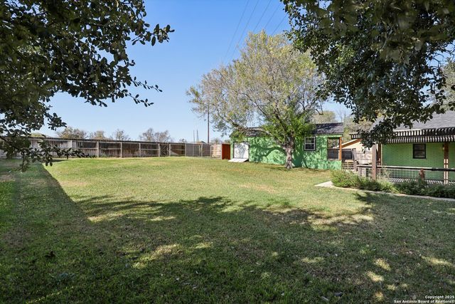 786 Renee, Seguin, TX 78155