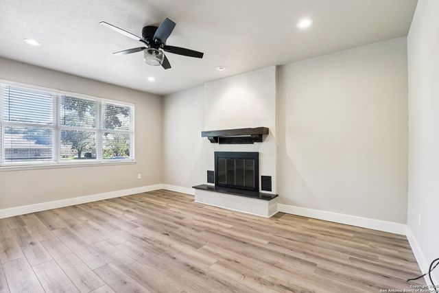 786 Renee, Seguin, TX 78155