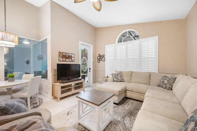 577 SW Saint Kitts Cove, Port St. Lucie, Port St Lucie, FL 34986