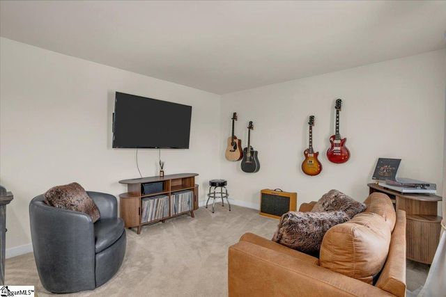 307 Vicksburg Drive, Piedmont, SC 29673