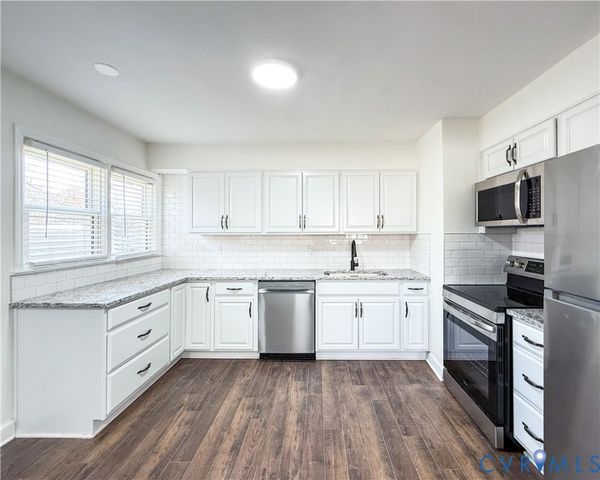 515 Gravatt Ave, Hopewell, VA 23860