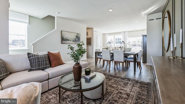 219 INDEPENDENCE COURT, Sellersville, PA 18960