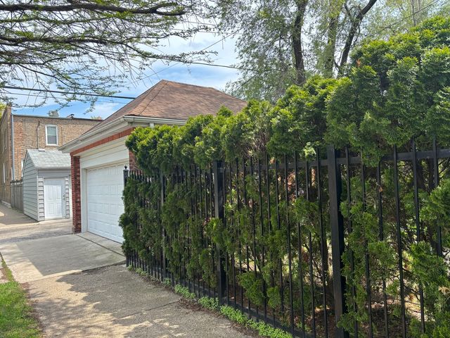 5401 S Maryland Avenue, Chicago, IL 60615