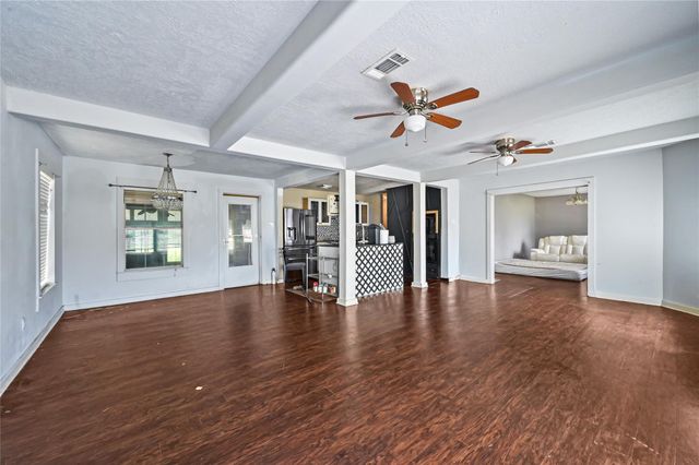 117 Pecan Drive, Baytown, TX 77520