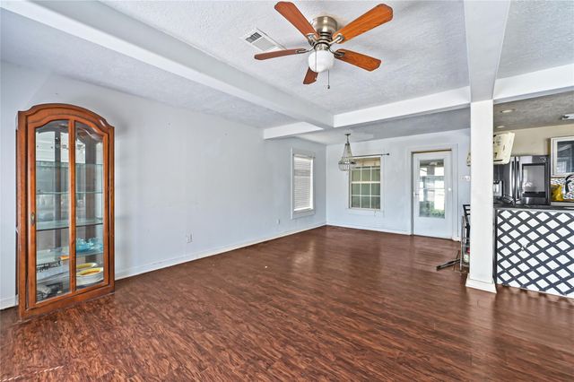 117 Pecan Drive, Baytown, TX 77520