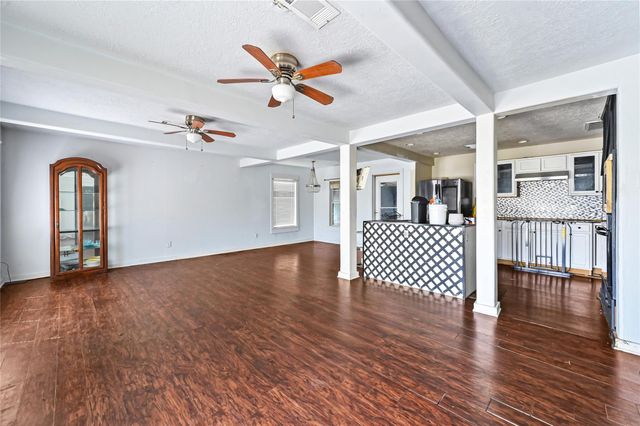 117 Pecan Drive, Baytown, TX 77520