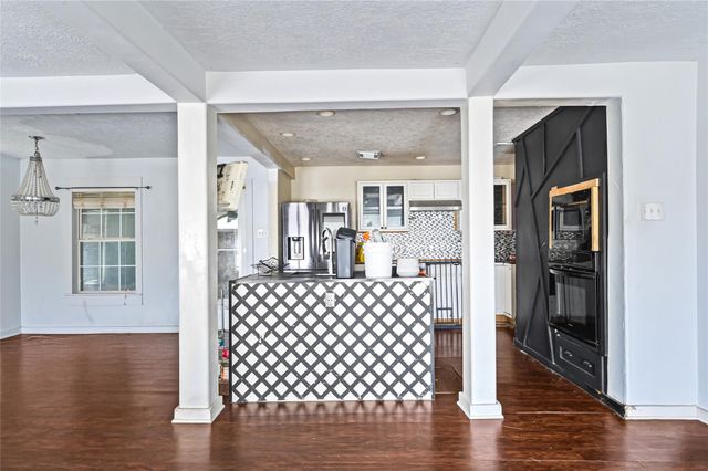 117 Pecan Drive, Baytown, TX 77520