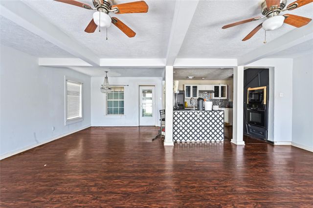 117 Pecan Drive, Baytown, TX 77520