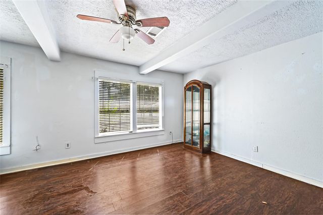 117 Pecan Drive, Baytown, TX 77520