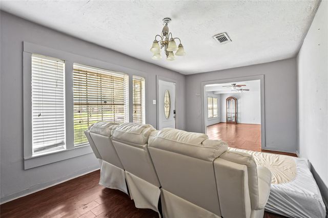 117 Pecan Drive, Baytown, TX 77520