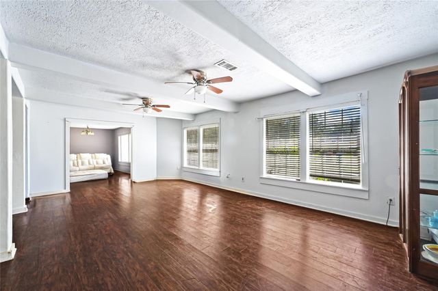 117 Pecan Drive, Baytown, TX 77520