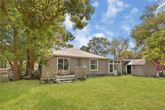 117 Pecan Drive, Baytown, TX 77520