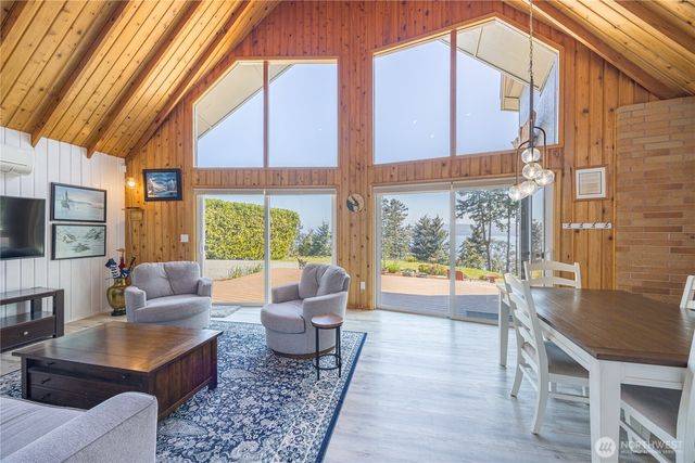 382 Discovery Way, Sequim, WA 98382